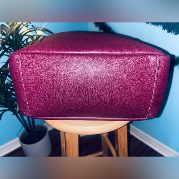 Coach Large Hadley Leather Shoulder Bag in Wine/Maroon - Picture 7 of 10